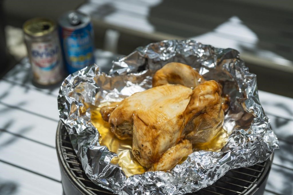 ふわっと香ばしく仕上がるブエノチキン・オリオンビール煮